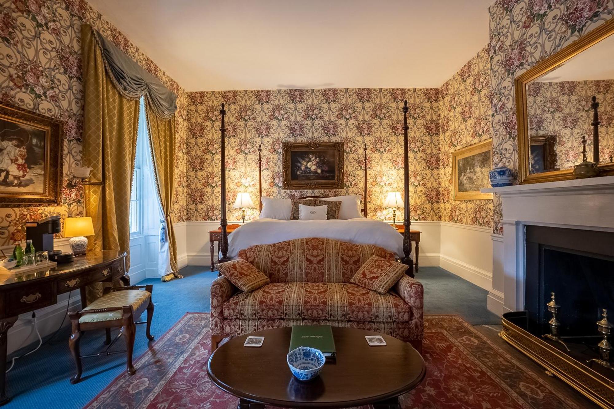 Antrim 1844 Hotel Taneytown Buitenkant foto