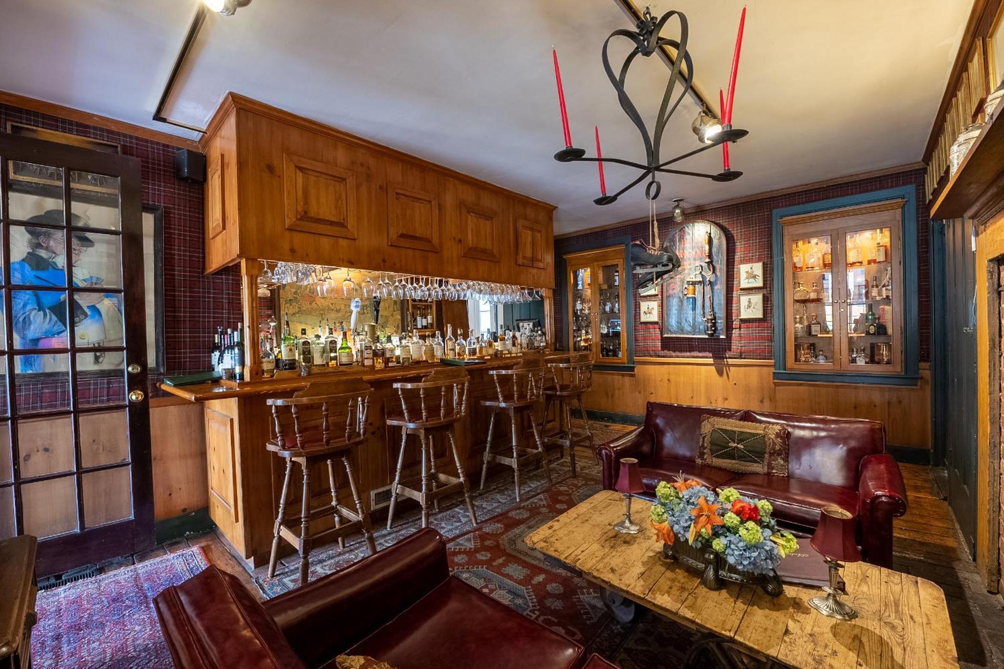 Antrim 1844 Hotel Taneytown Buitenkant foto