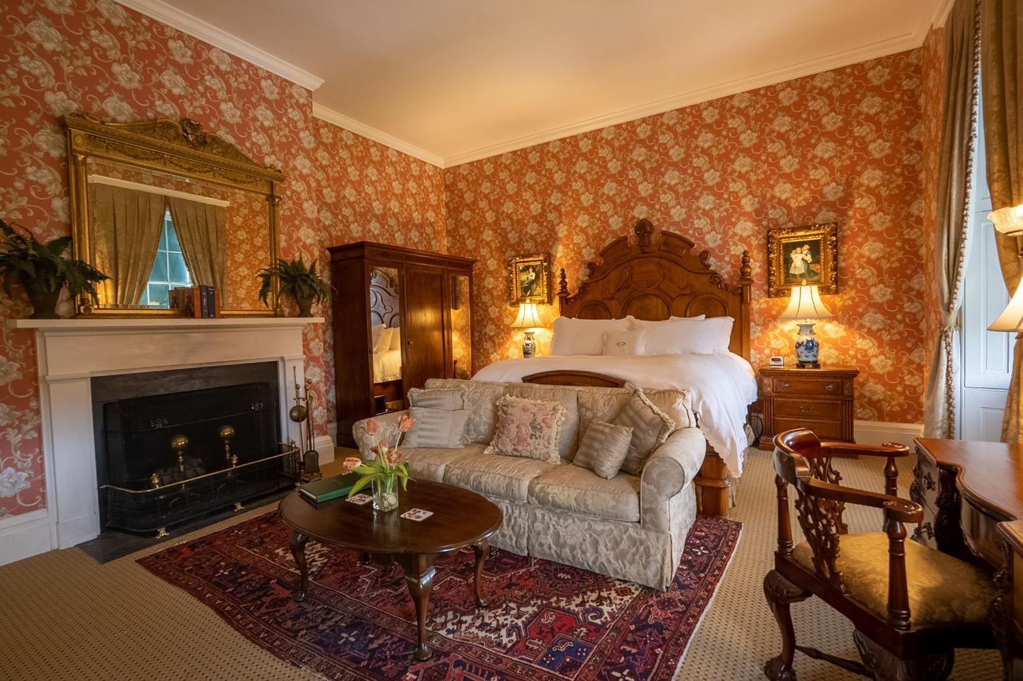 Antrim 1844 Hotel Taneytown Buitenkant foto