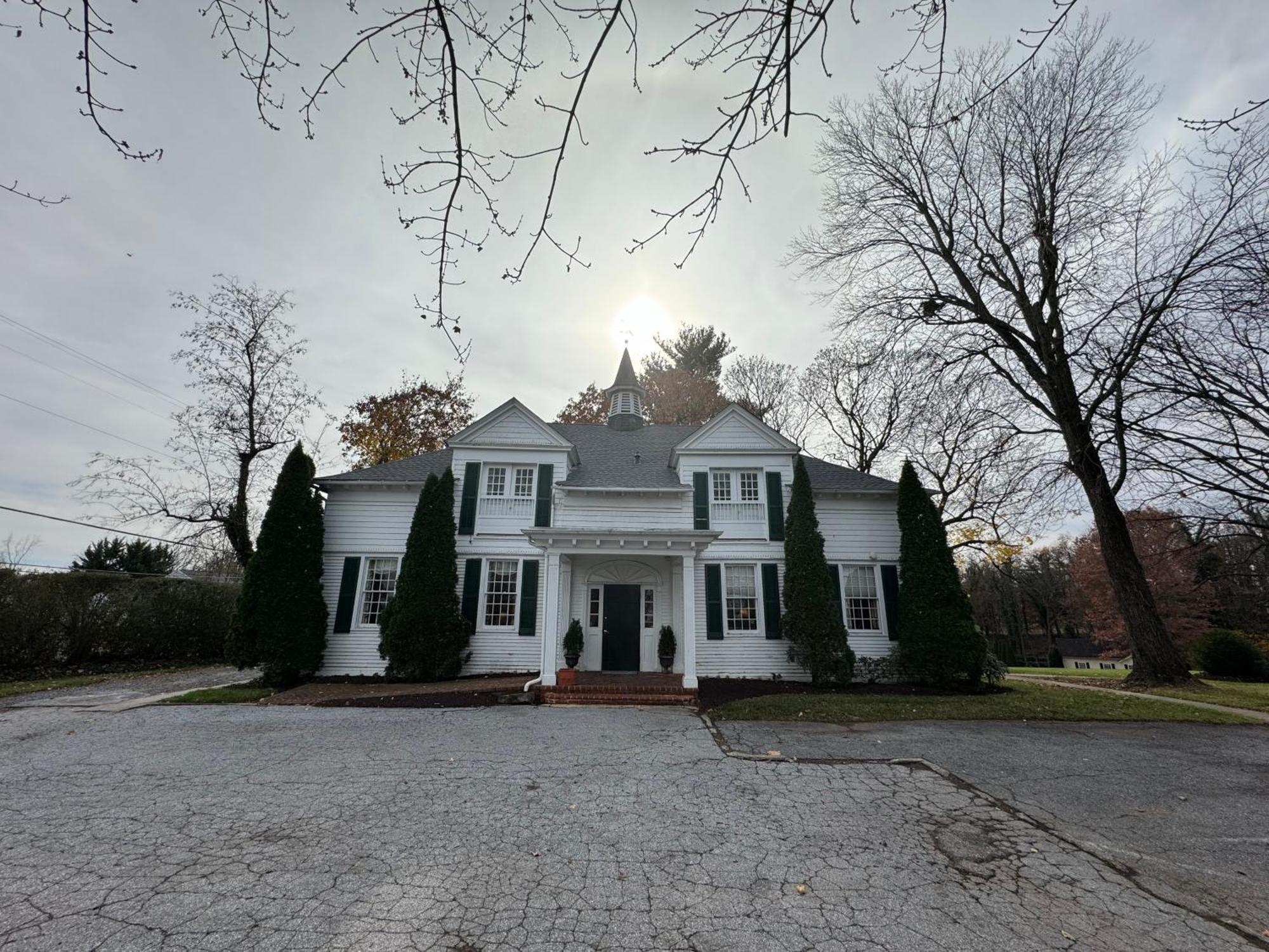 Antrim 1844 Hotel Taneytown Buitenkant foto